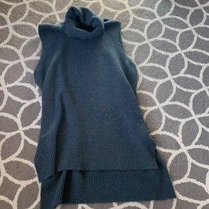 Garnet Hill Sleeveless knit turtleneck/tunic; size Medium